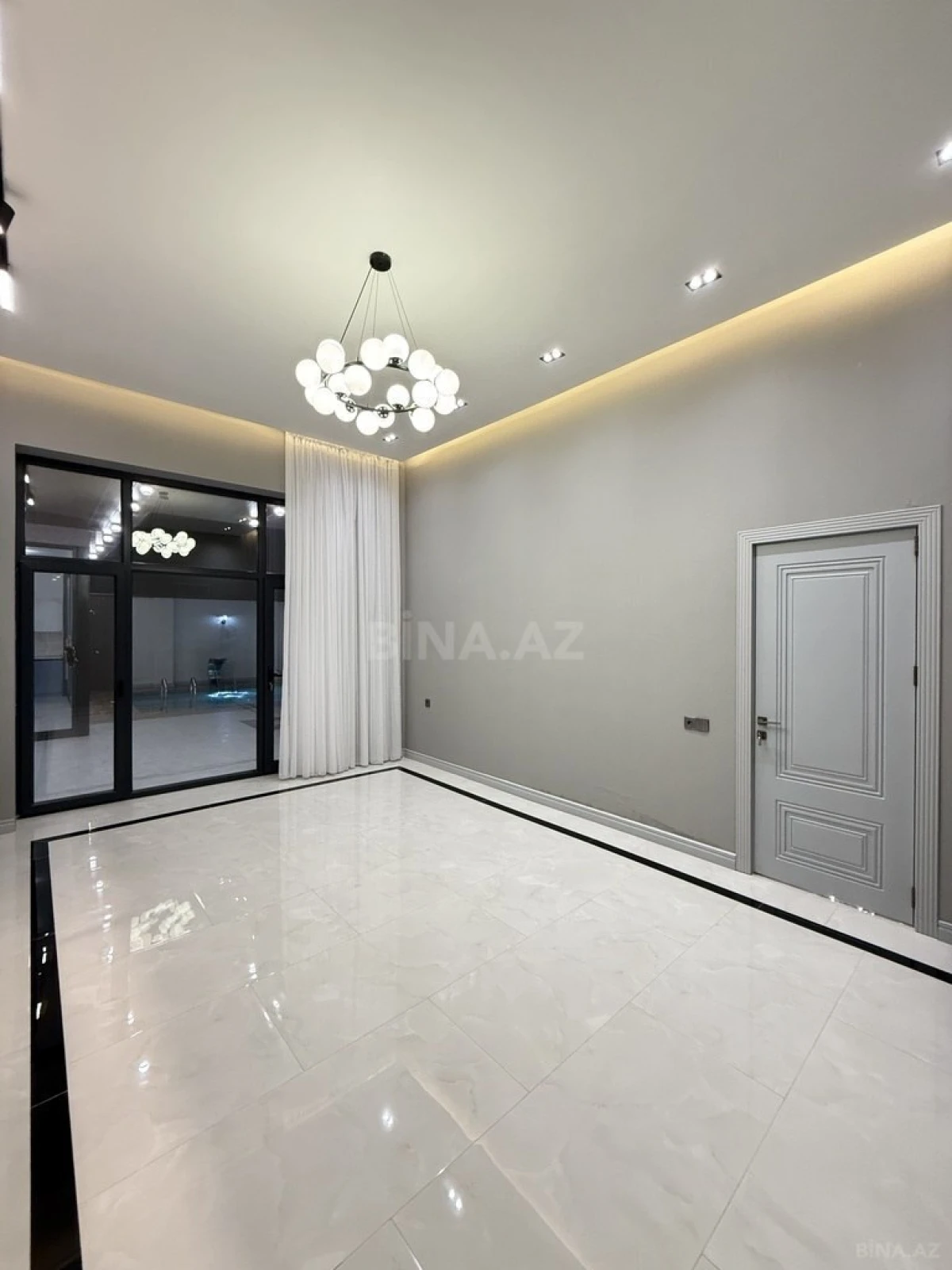 Satılır 5 otaqlı həyət evi 220 m²