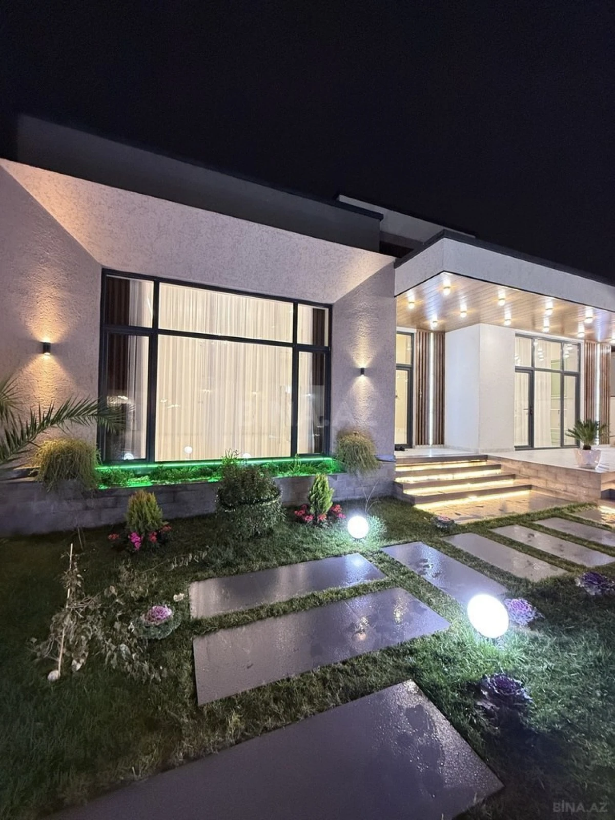 Satılır 5 otaqlı həyət evi 220 m²