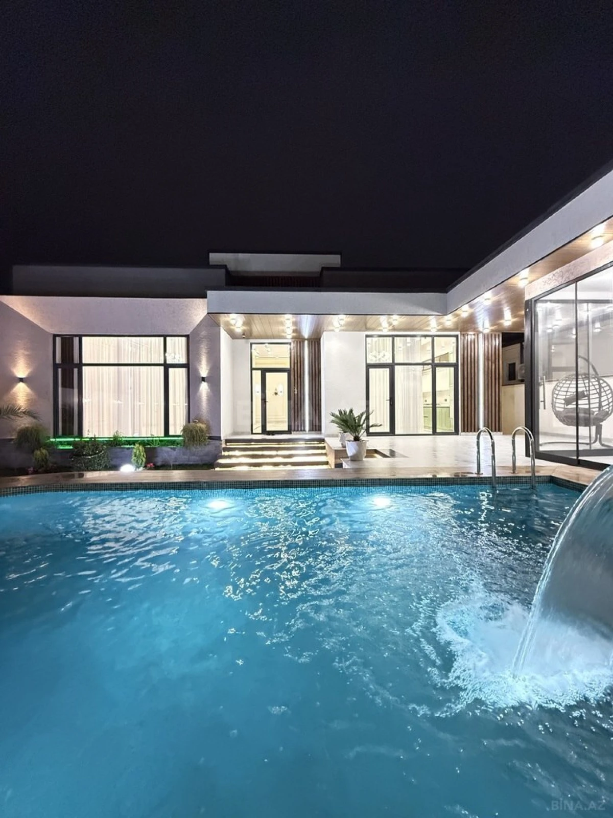 Satılır 5 otaqlı həyət evi 220 m²