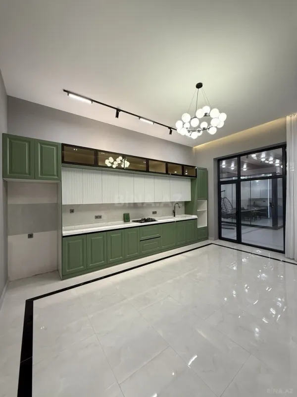 Satılır 5 otaqlı həyət evi 220 m²