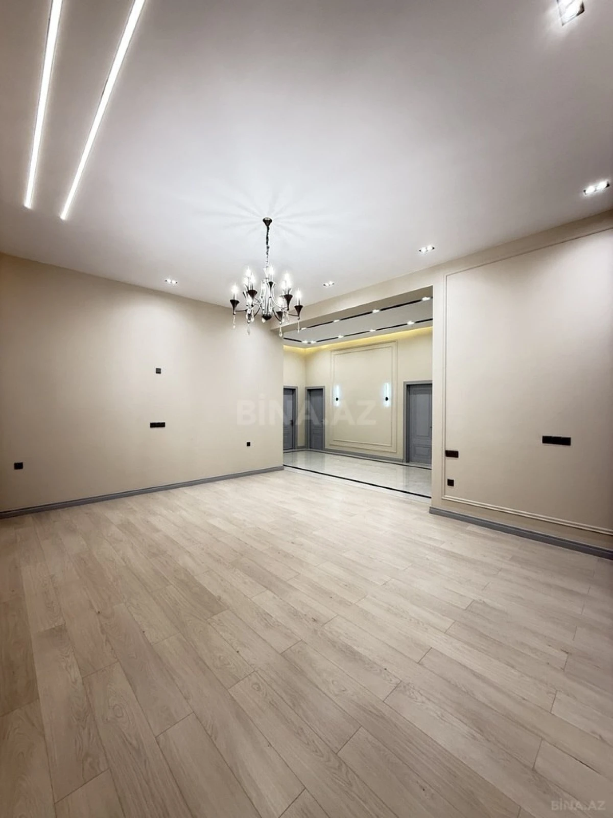 Satılır 5 otaqlı həyət evi 220 m²