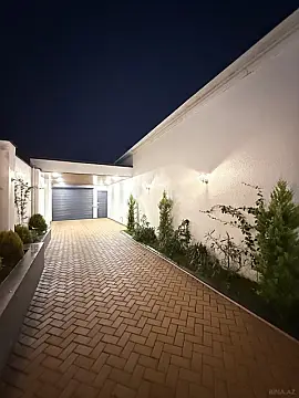 Satılır 5 otaqlı həyət evi 220 m²