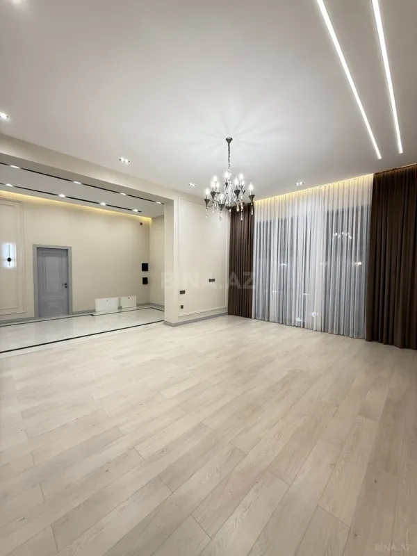 Satılır 5 otaqlı həyət evi 220 m²