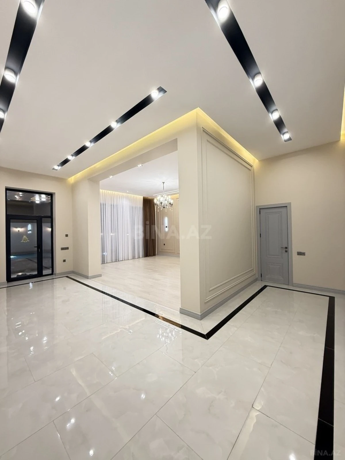 Satılır 5 otaqlı həyət evi 220 m²
