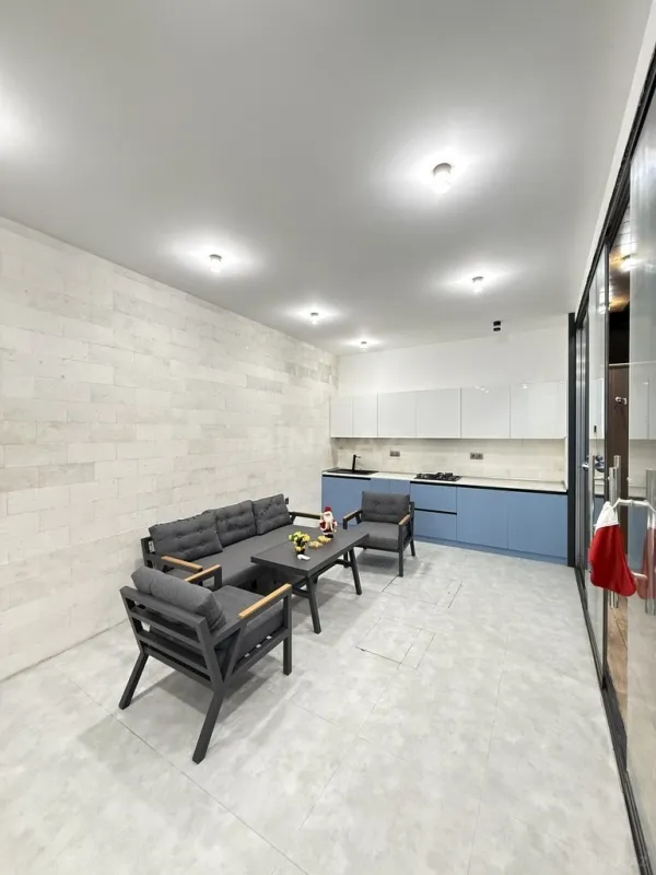 Satılır 5 otaqlı həyət evi 220 m²
