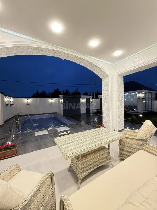 Satılır 5 otaqlı həyət evi 200 m²