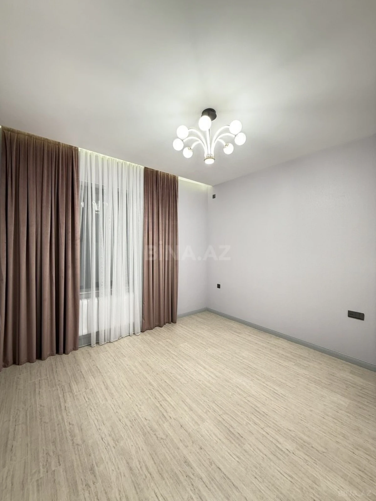 Satılır 5 otaqlı həyət evi 200 m²