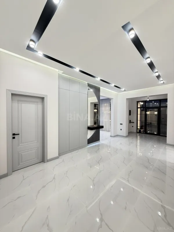 Satılır 5 otaqlı həyət evi 200 m²