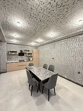 Satılır 5 otaqlı həyət evi 200 m²