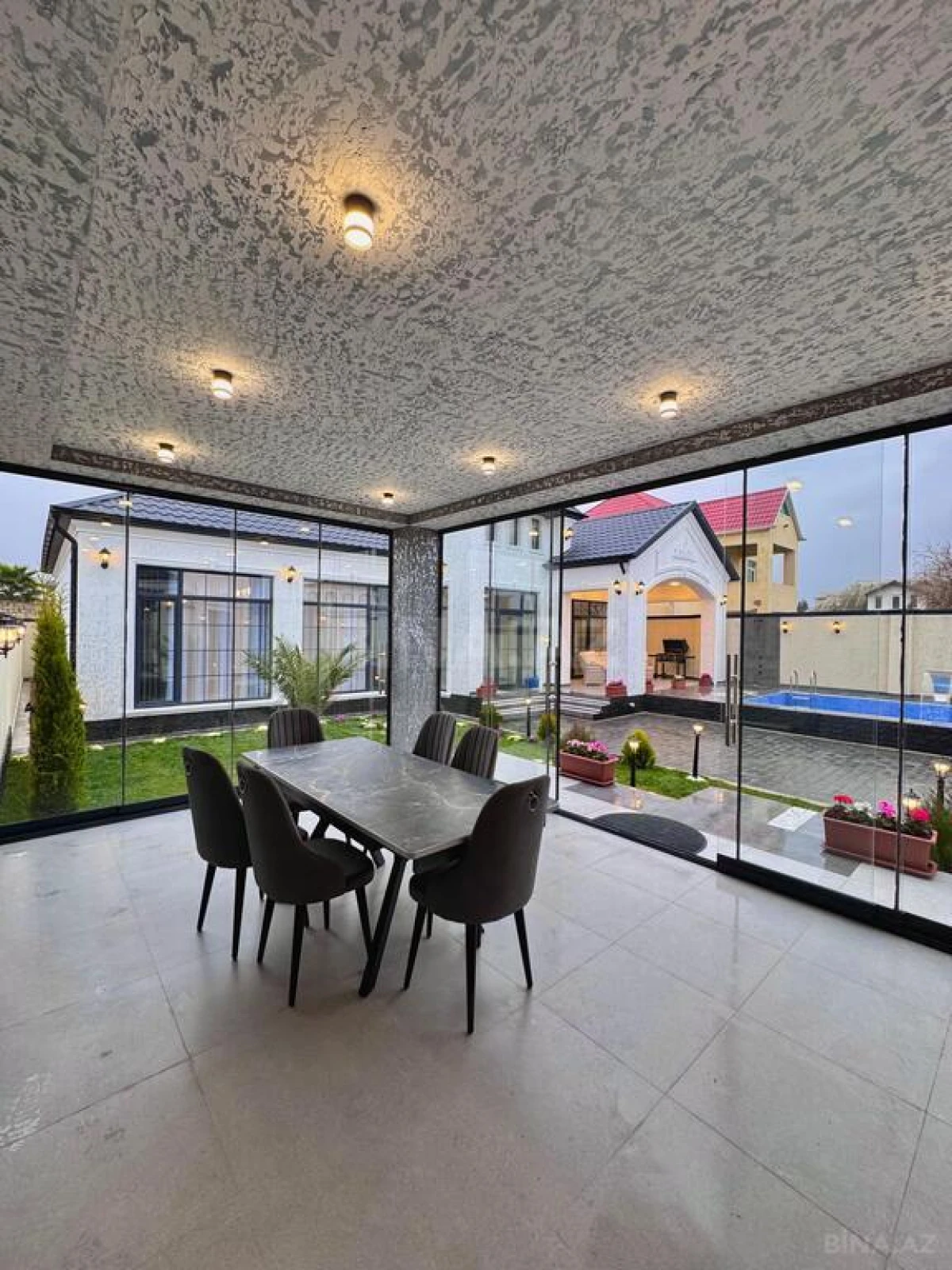 Satılır 4 otaqlı həyət evi 200 m²