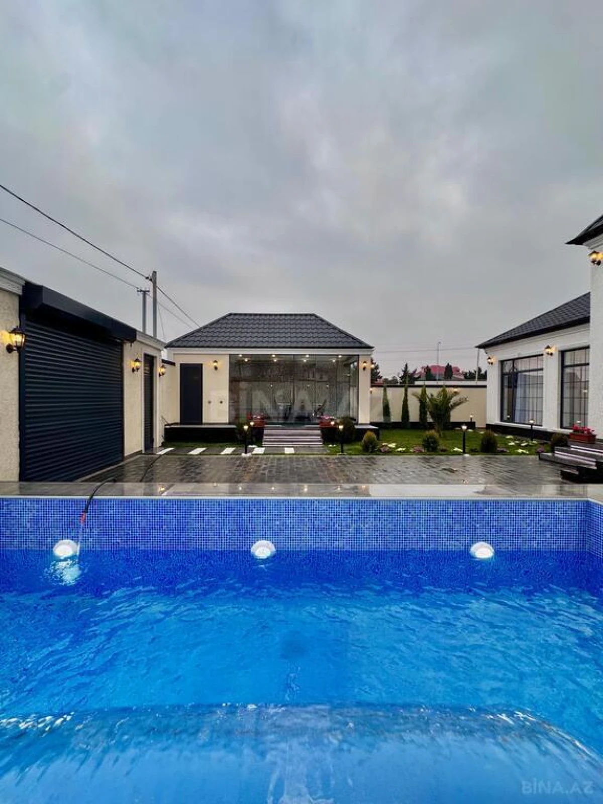 Satılır 4 otaqlı həyət evi 200 m²