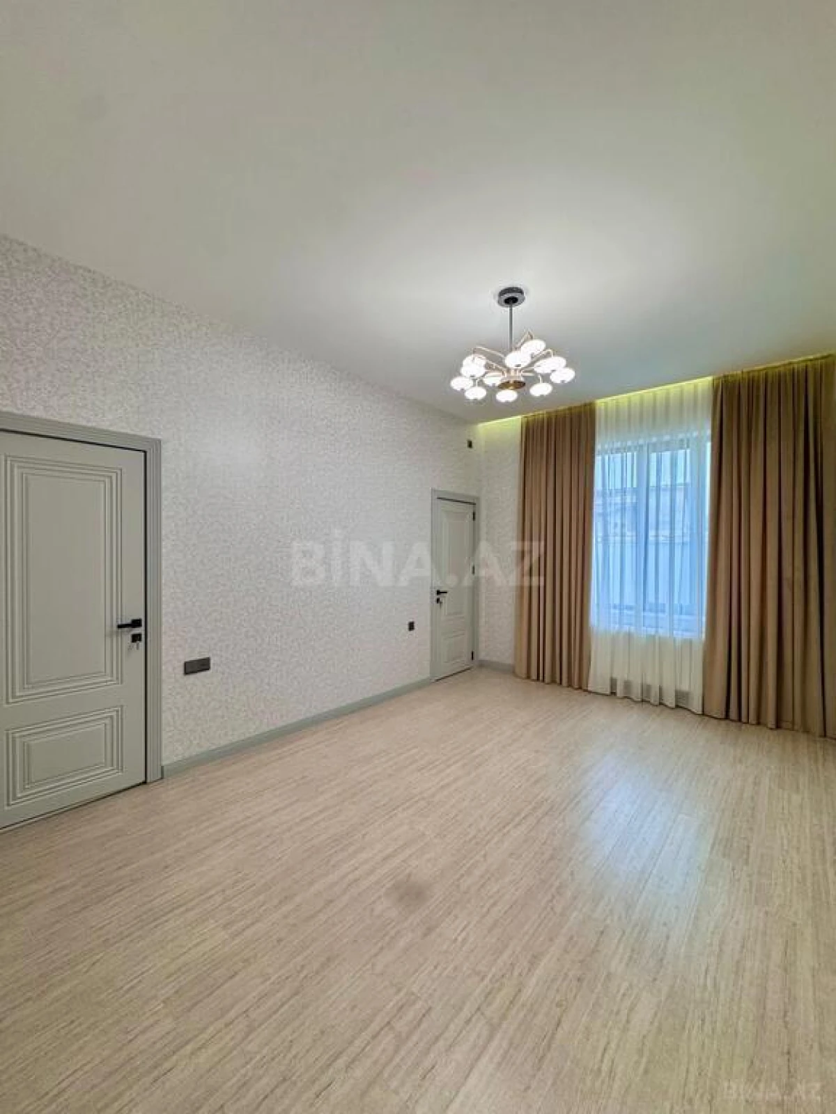Satılır 4 otaqlı həyət evi 200 m²