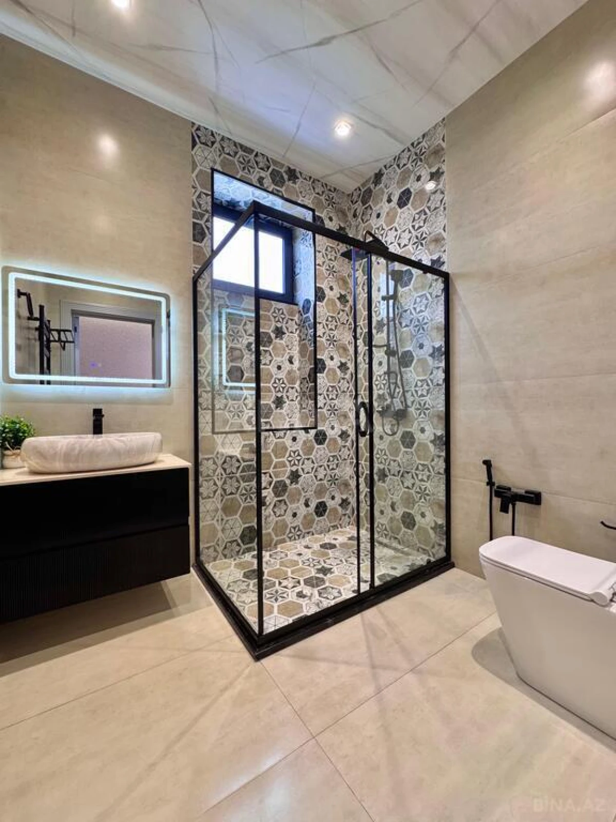 Satılır 4 otaqlı həyət evi 200 m²