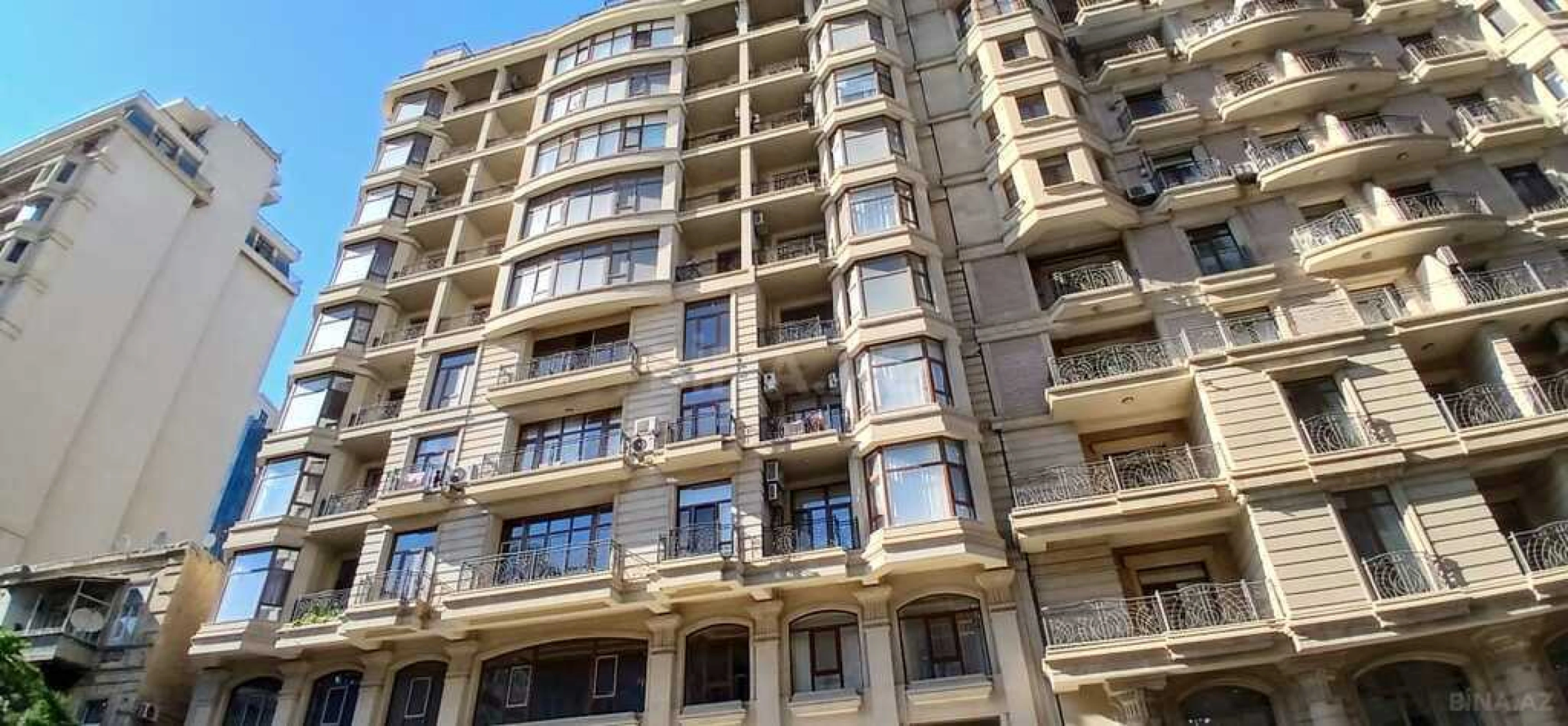 Satılır 3 otaqlı mənzil 120 m²