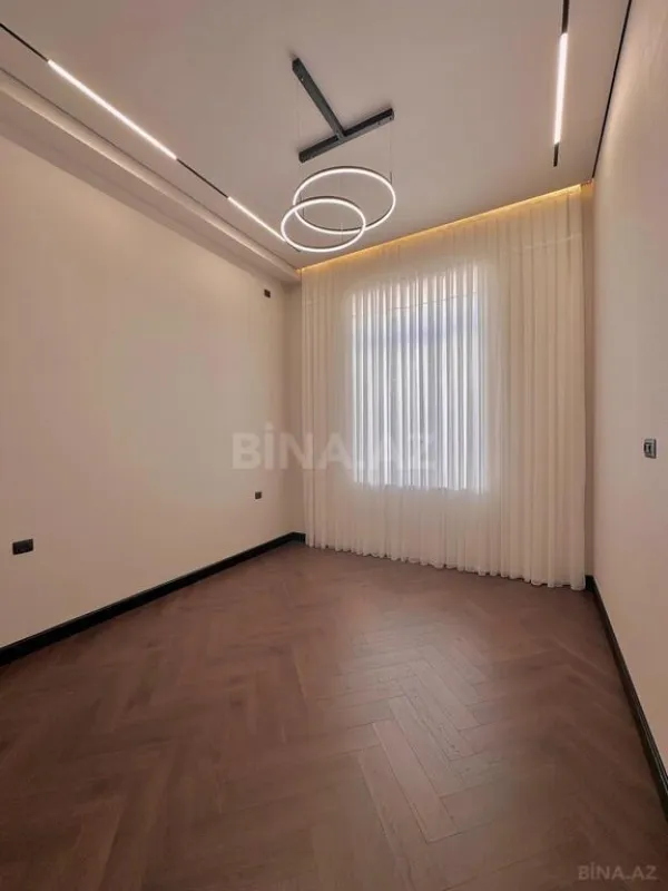 Satılır 5 otaqlı həyət evi 230 m²
