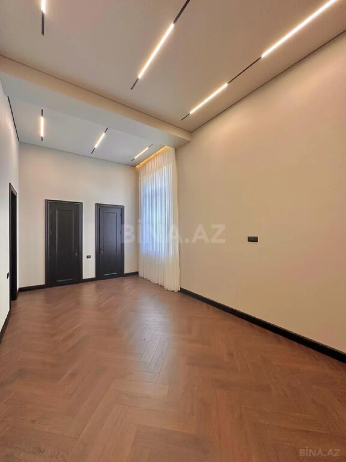 Satılır 5 otaqlı həyət evi 230 m²