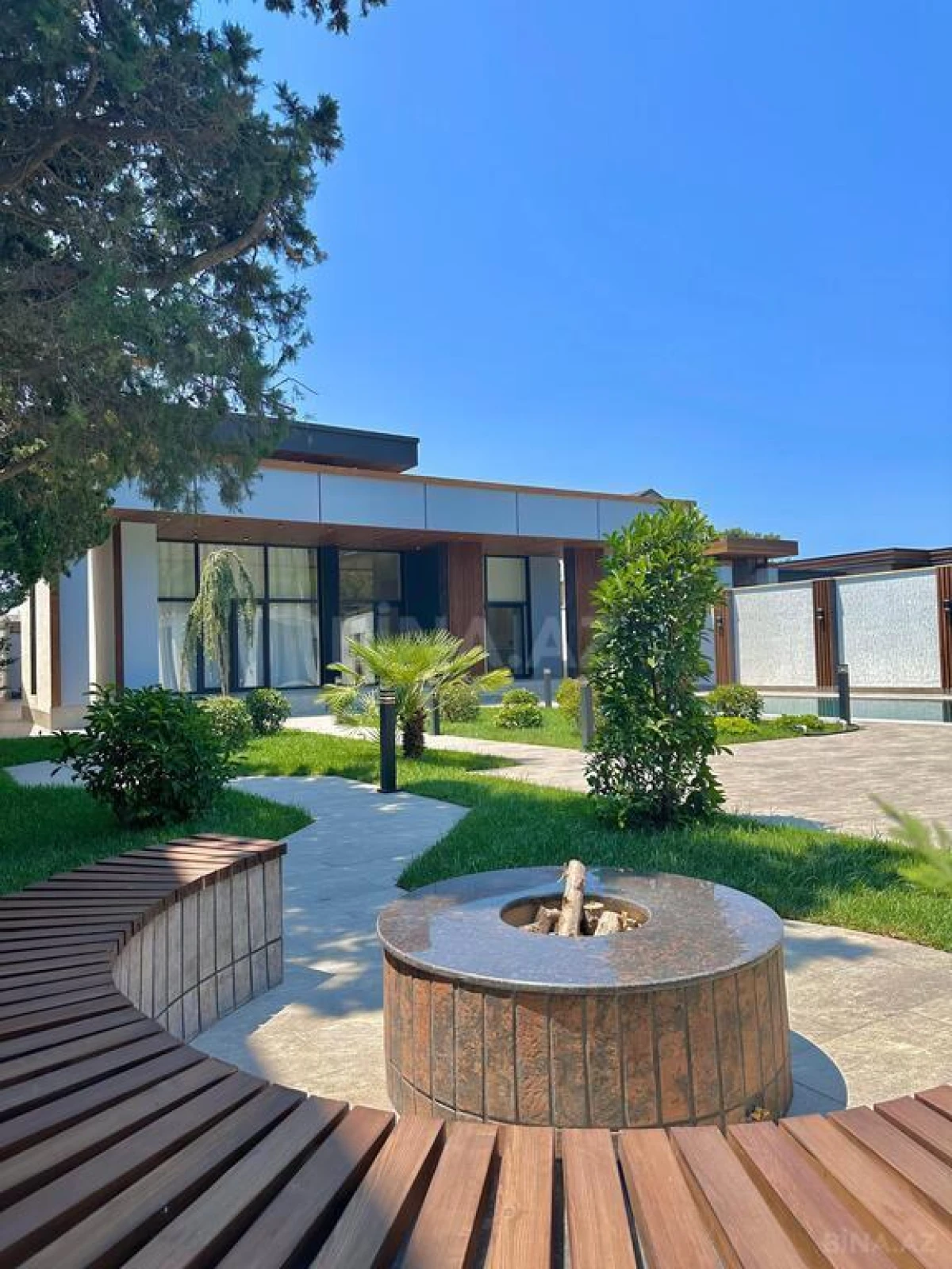 Satılır 5 otaqlı həyət evi 230 m²