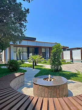 Satılır 5 otaqlı həyət evi 230 m²