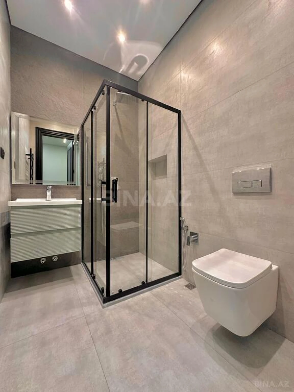 Satılır 5 otaqlı həyət evi 230 m²