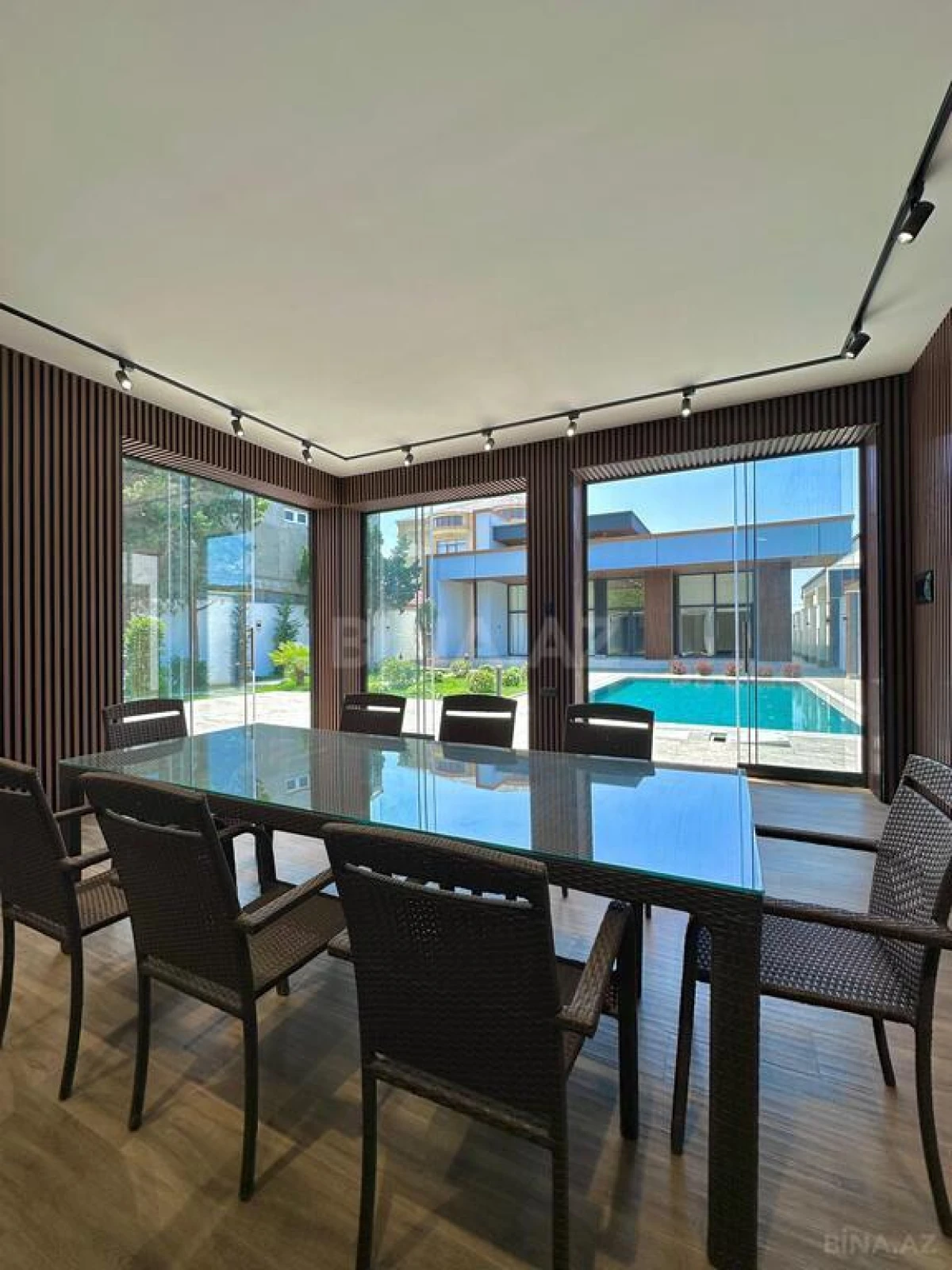 Satılır 5 otaqlı həyət evi 230 m²