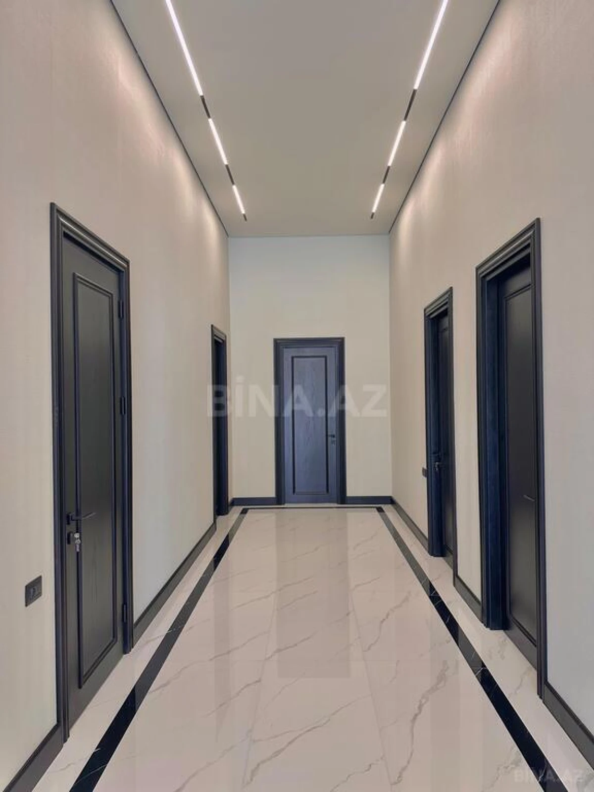 Satılır 5 otaqlı həyət evi 230 m²