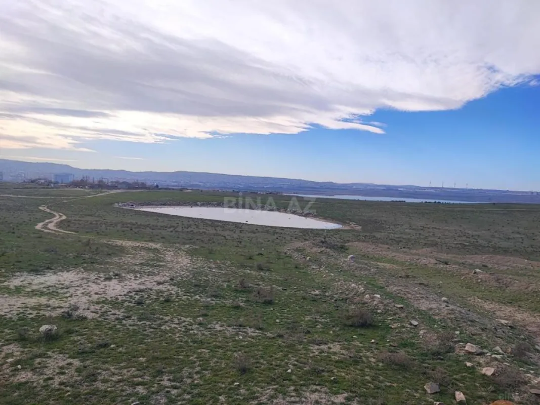 Satılır torpaq sahəsi 300 m²