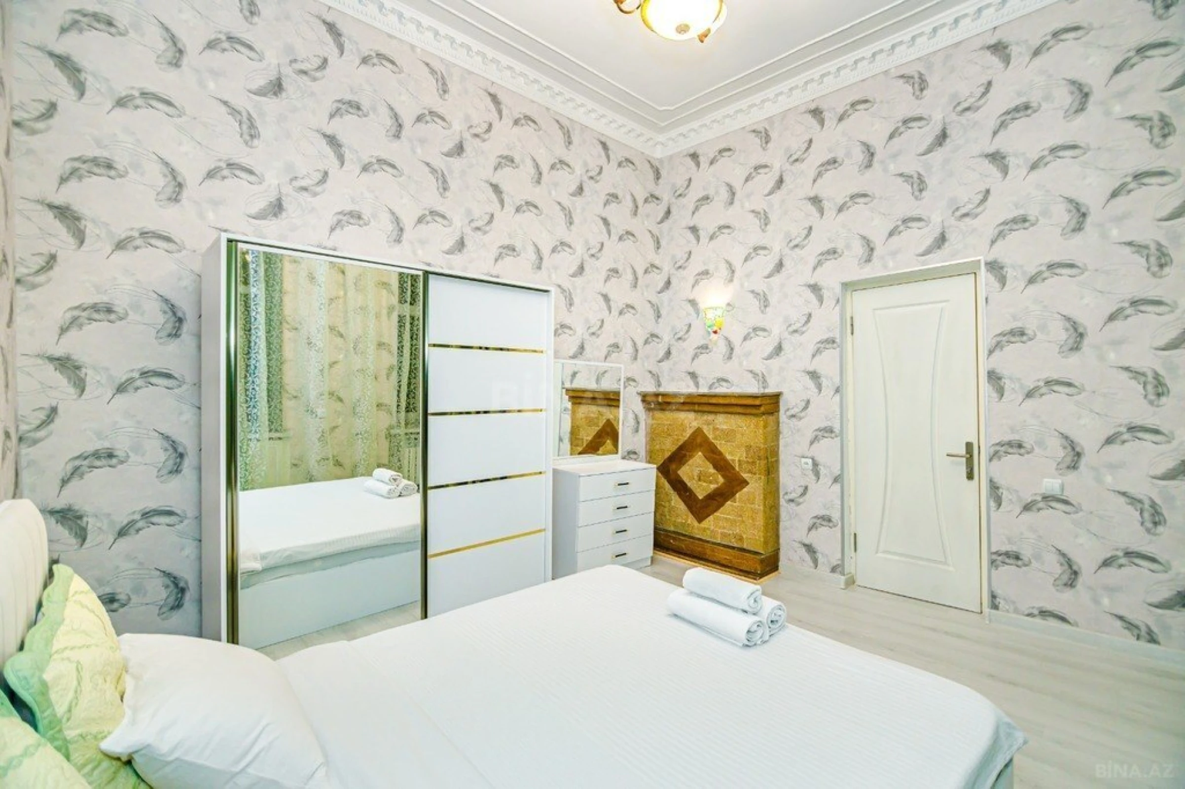 Kirayə verilir 2 otaqlı mənzil 60 m²