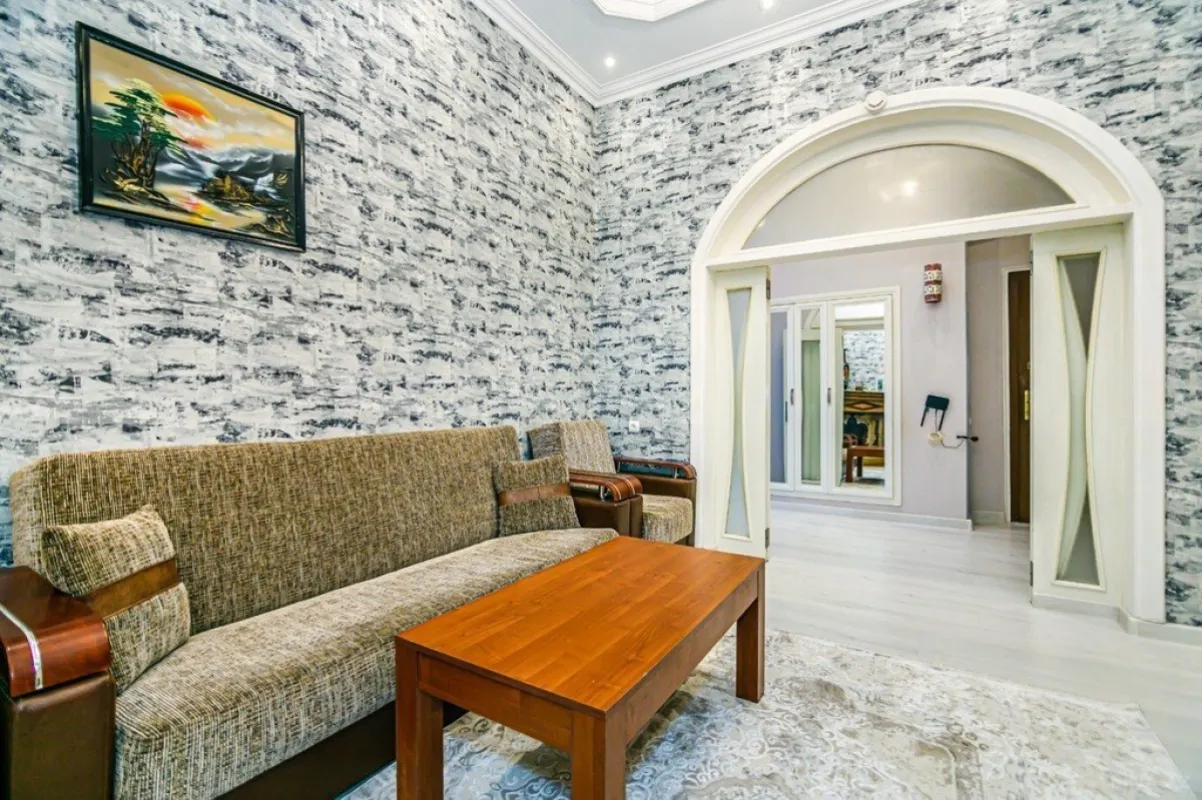 Kirayə verilir 2 otaqlı mənzil 60 m²