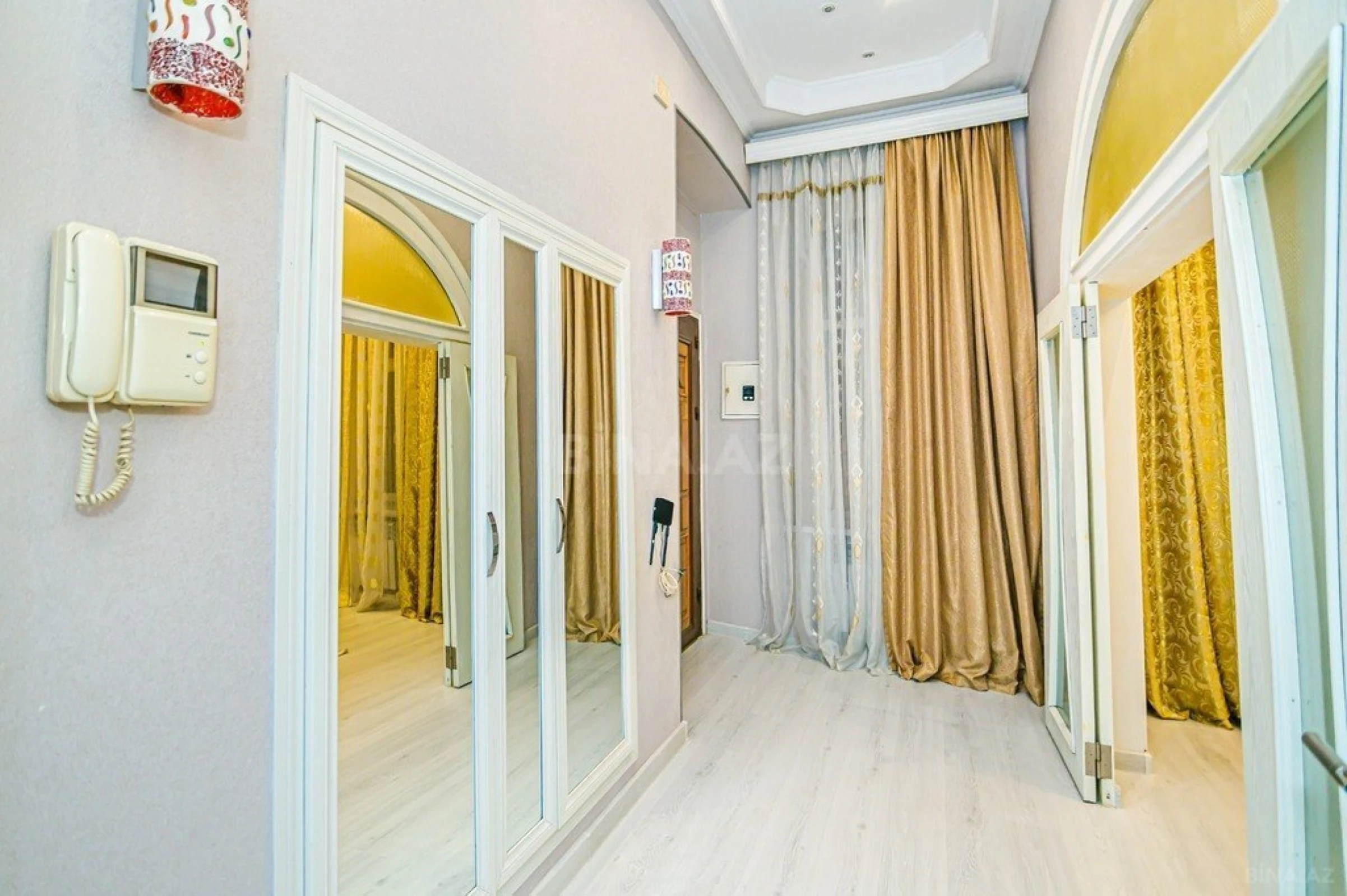 Kirayə verilir 2 otaqlı mənzil 60 m²