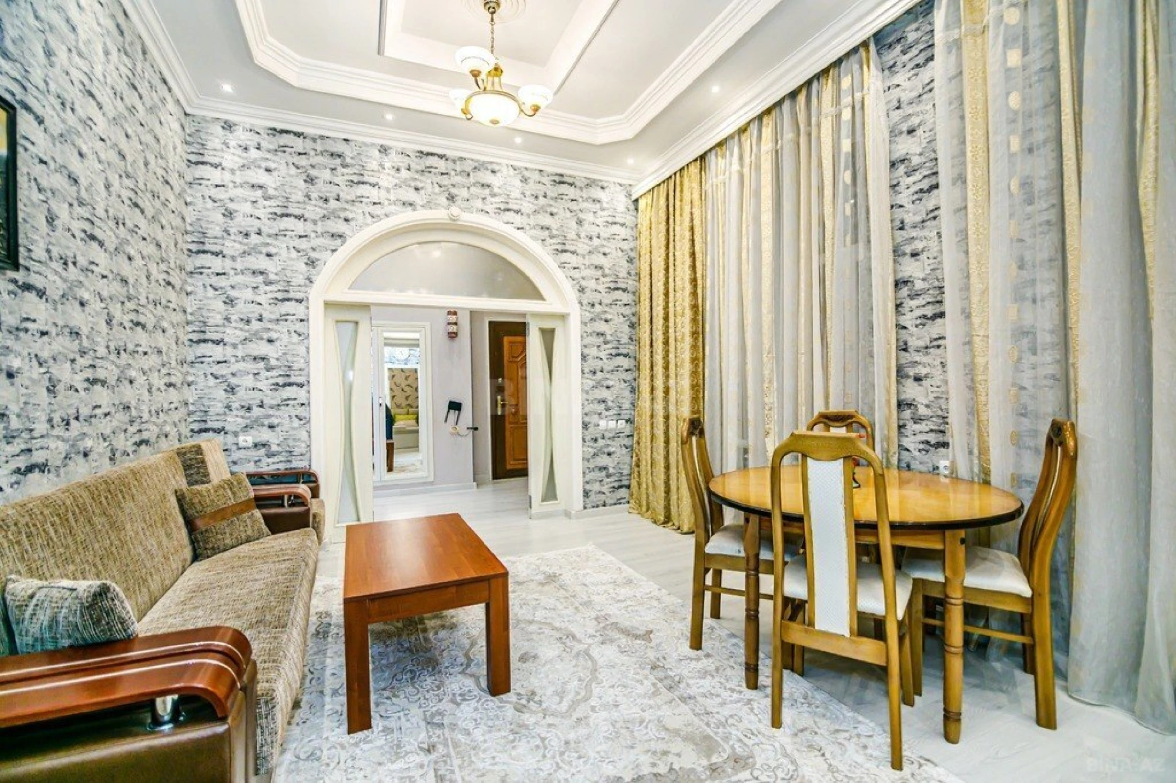 Kirayə verilir 2 otaqlı mənzil 60 m²