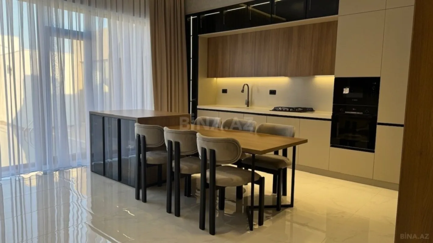 Satılır 5 otaqlı həyət evi 250 m²