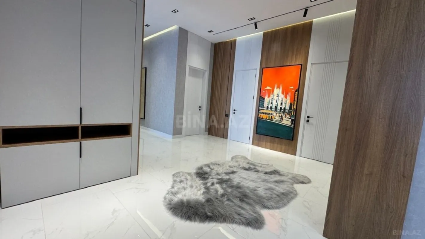 Satılır 5 otaqlı həyət evi 250 m²