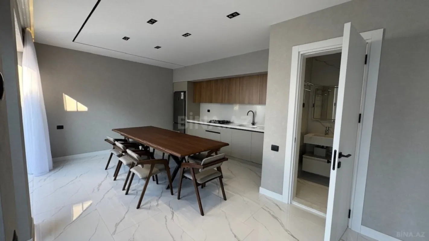Satılır 5 otaqlı həyət evi 250 m²