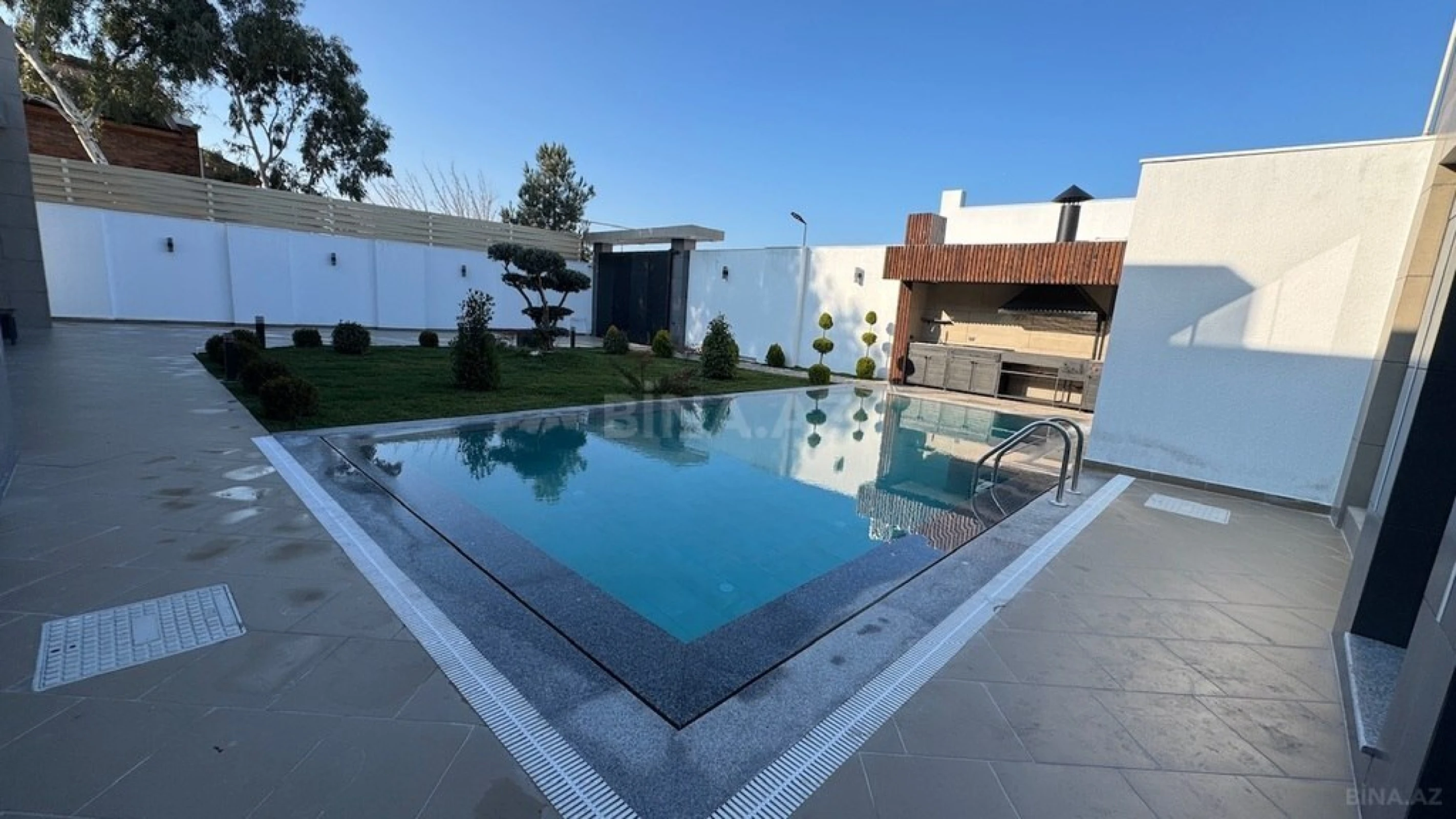 Satılır 5 otaqlı həyət evi 250 m²