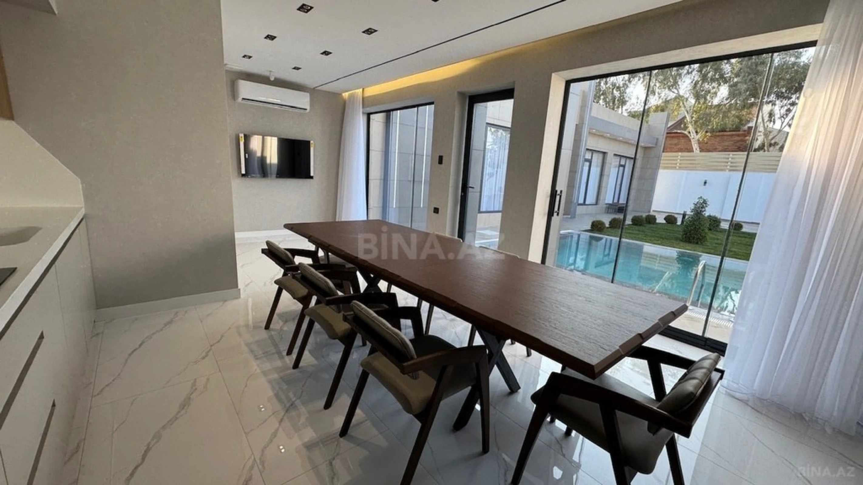 Satılır 5 otaqlı həyət evi 250 m²