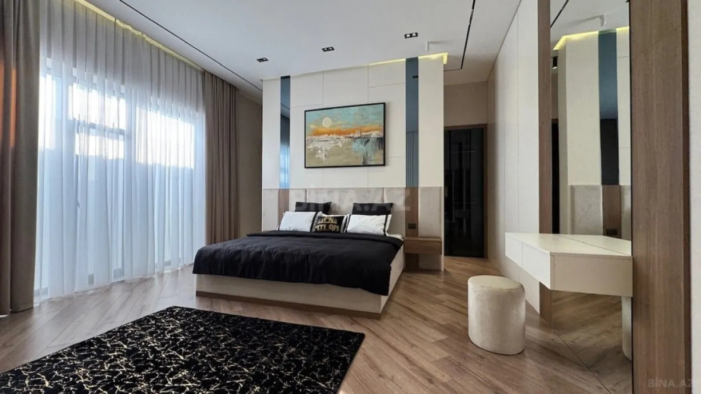 Satılır 5 otaqlı həyət evi 250 m²