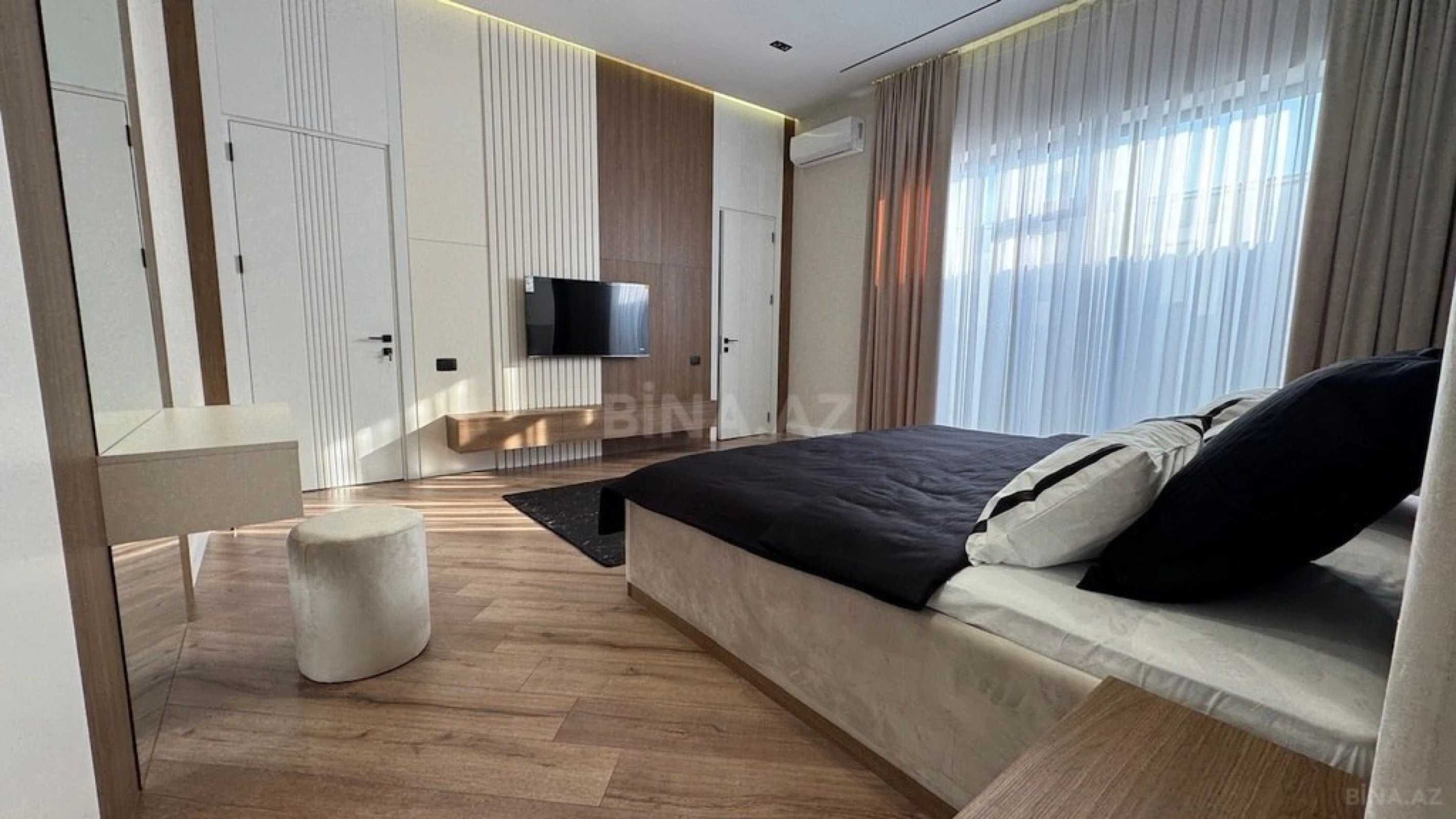 Satılır 5 otaqlı həyət evi 250 m²