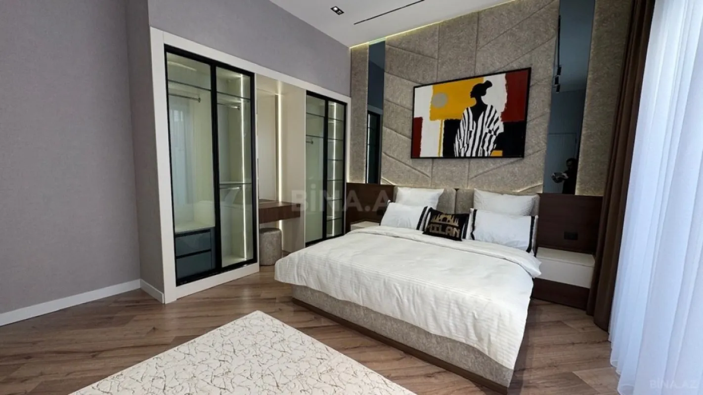 Satılır 5 otaqlı həyət evi 250 m²