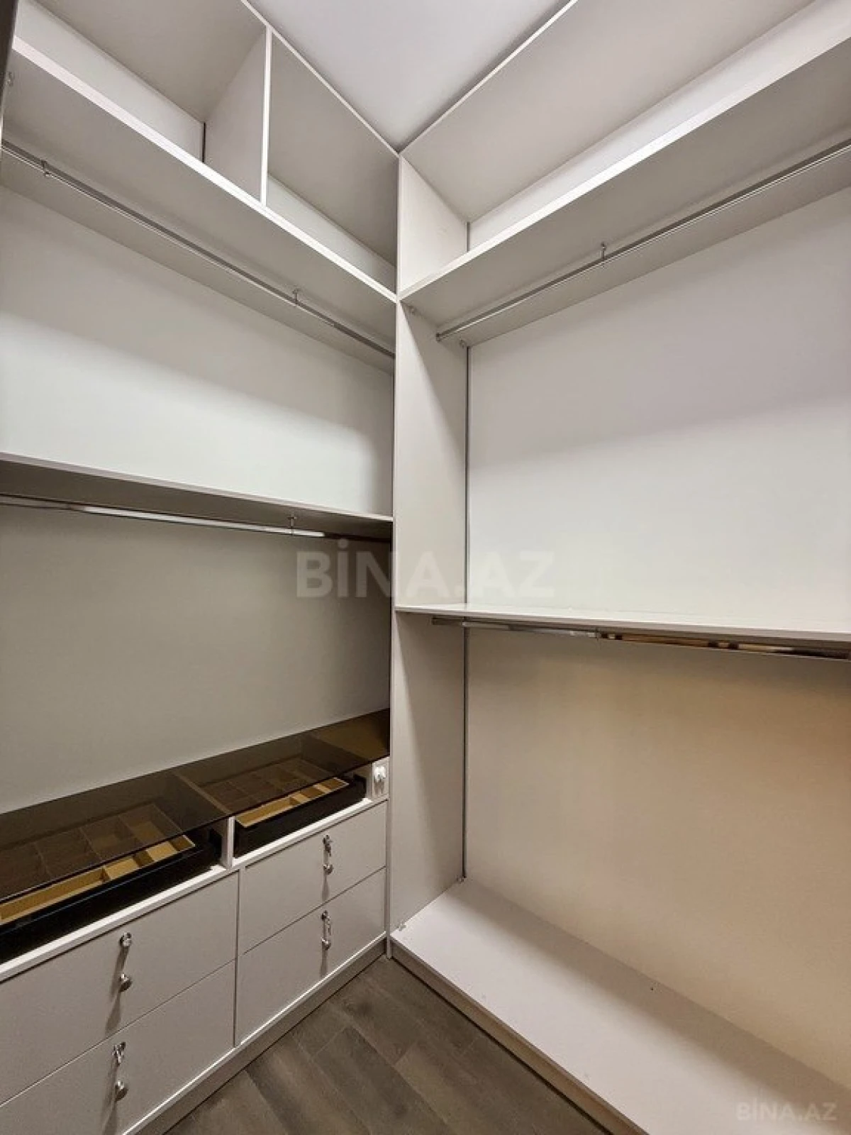 Satılır 4 otaqlı həyət evi 200 m²