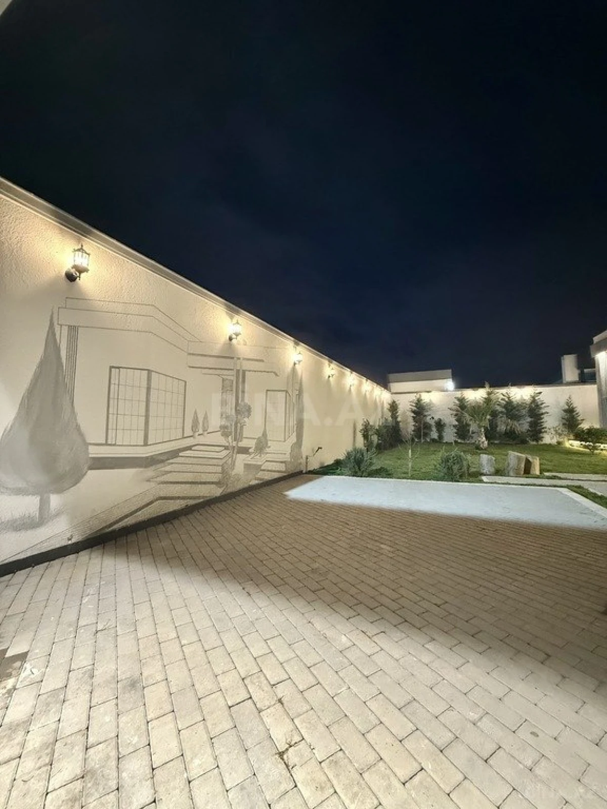 Satılır 4 otaqlı həyət evi 200 m²