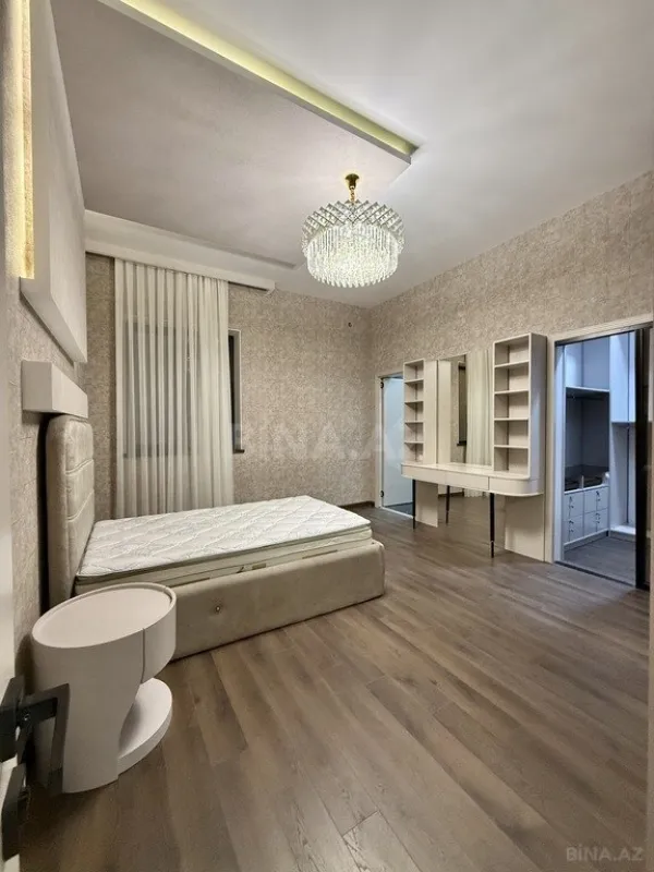 Satılır 4 otaqlı həyət evi 200 m²