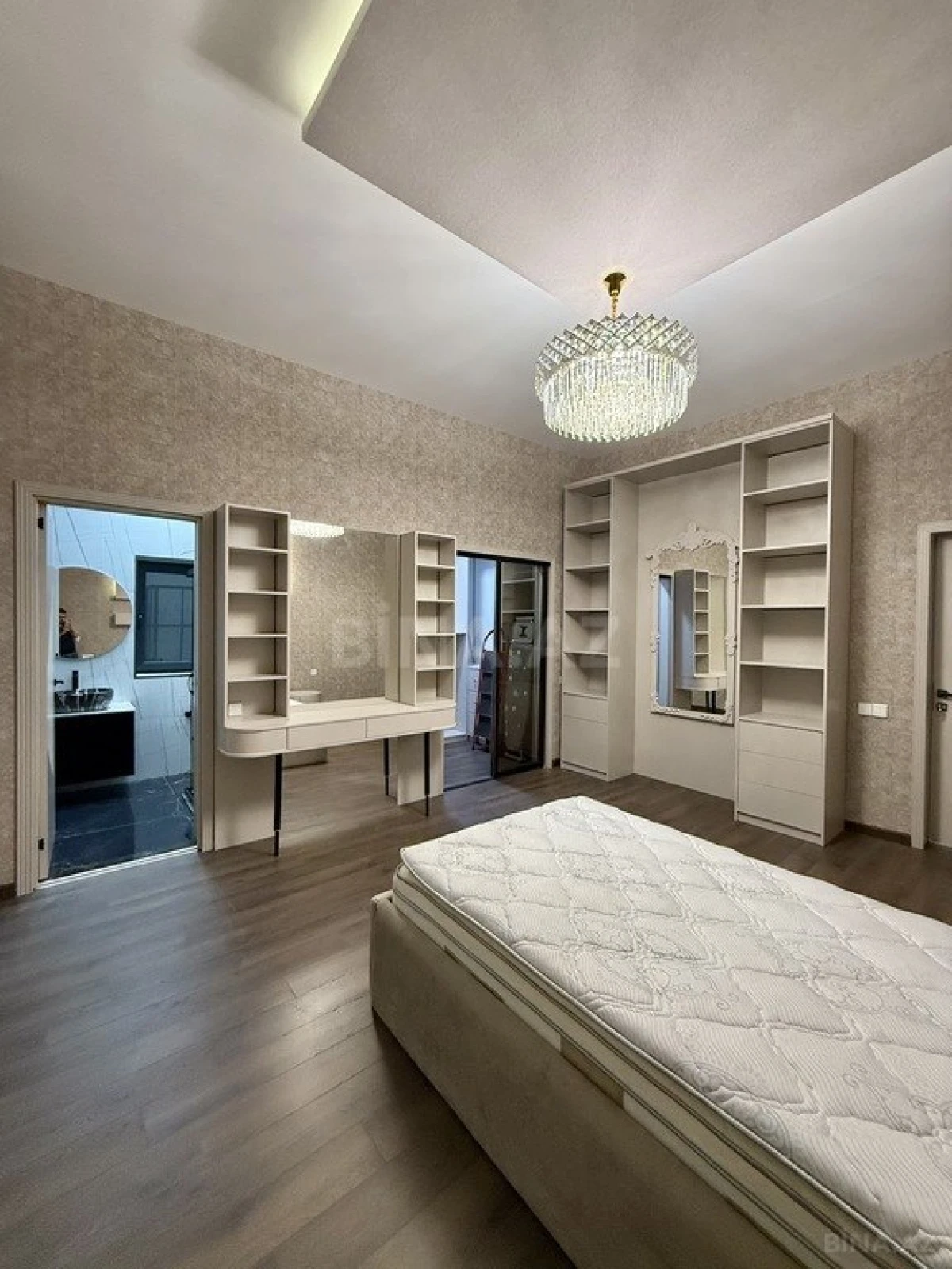 Satılır 4 otaqlı həyət evi 200 m²