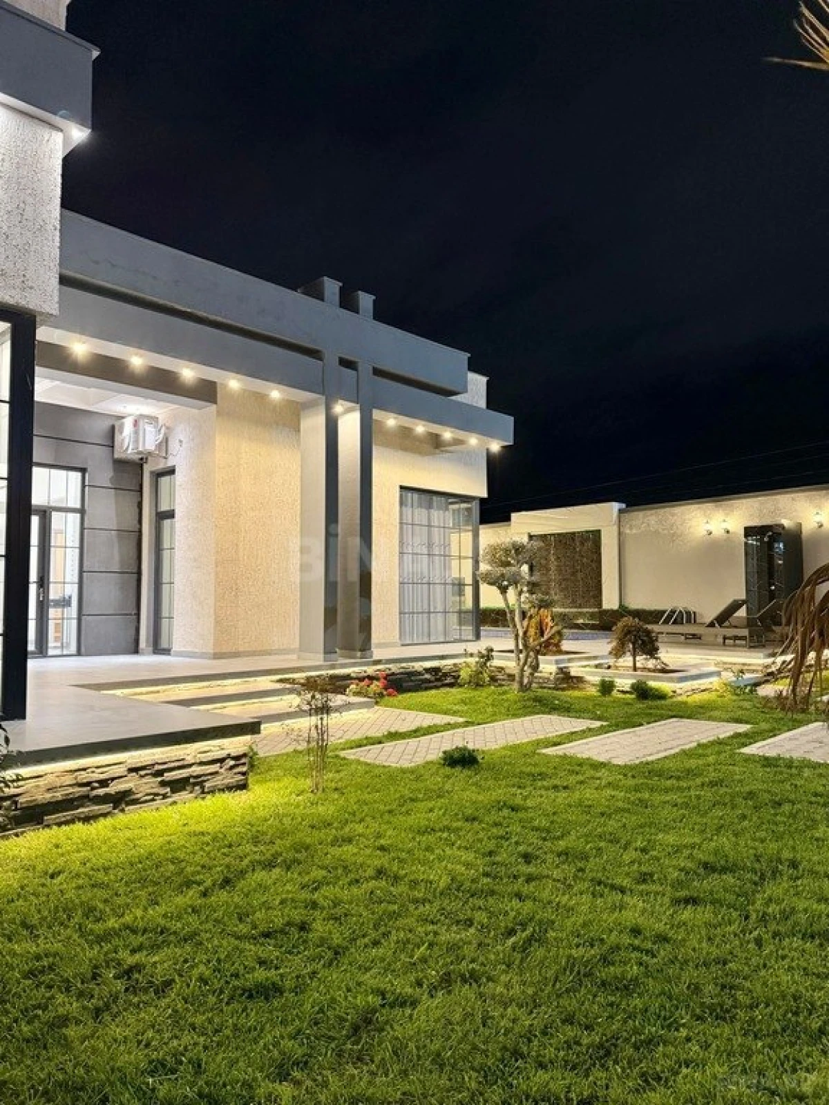 Satılır 4 otaqlı həyət evi 200 m²