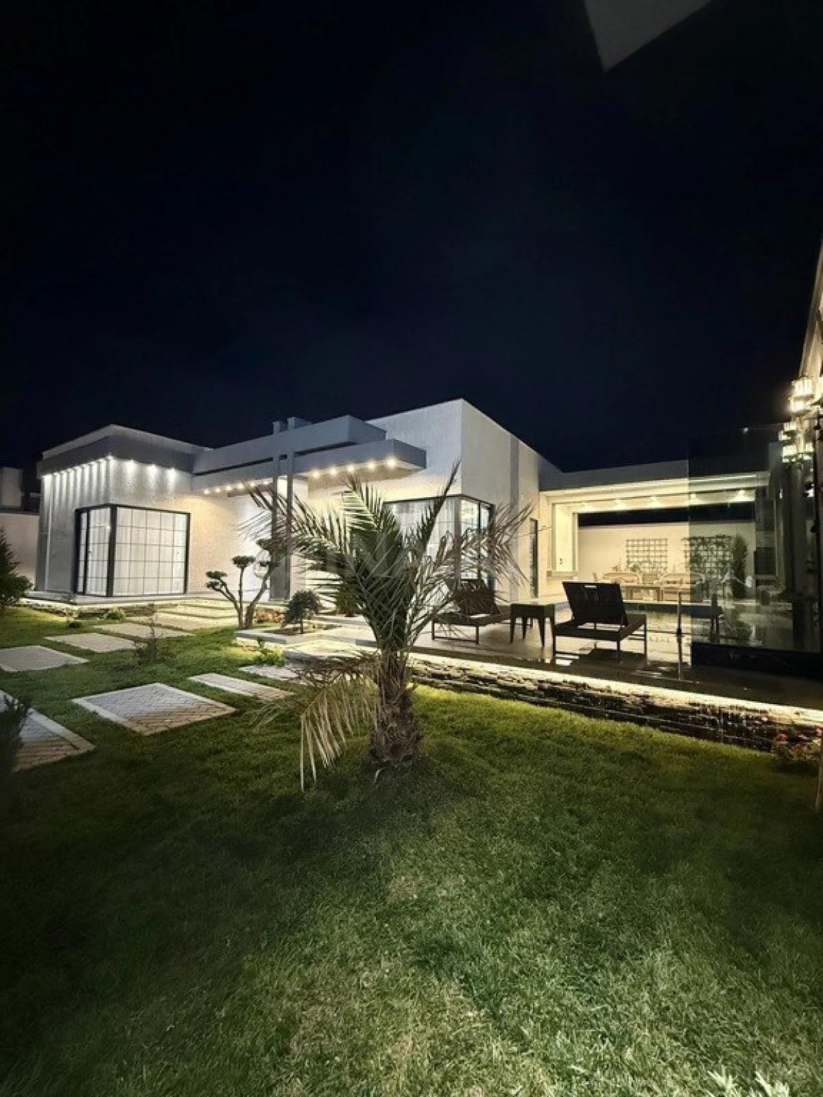 Satılır 4 otaqlı həyət evi 200 m²