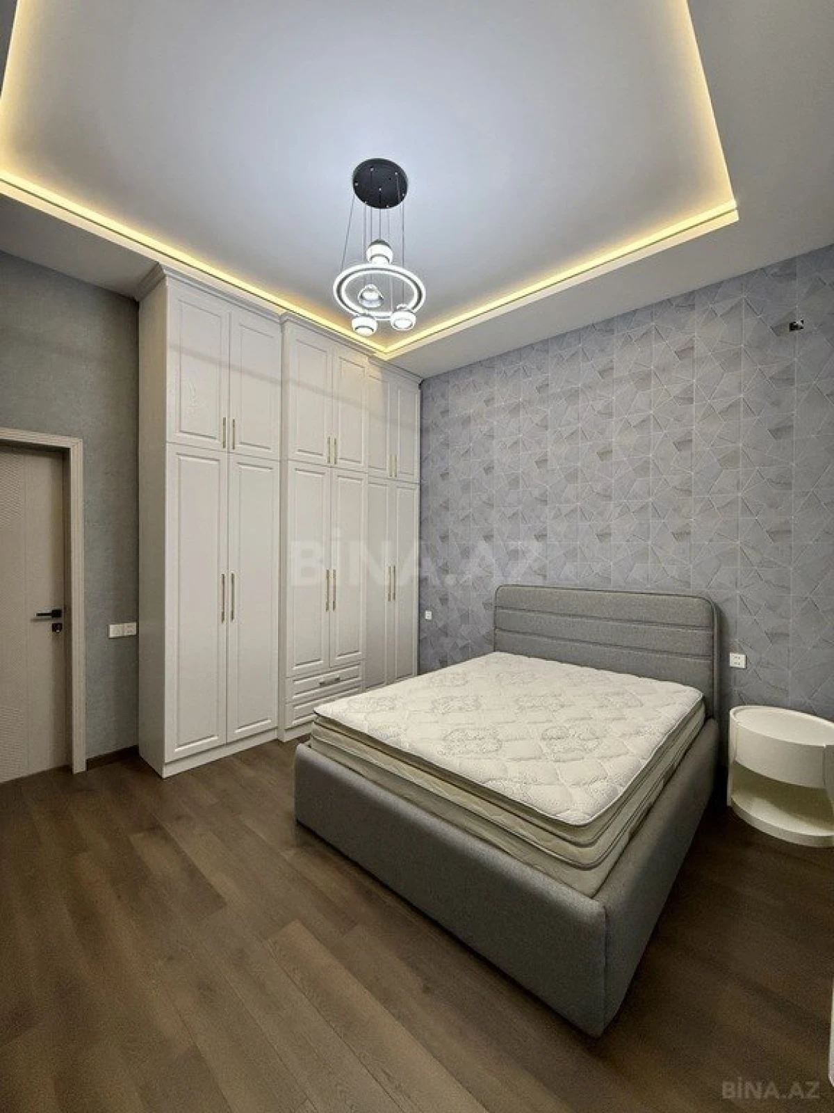 Satılır 4 otaqlı həyət evi 200 m²