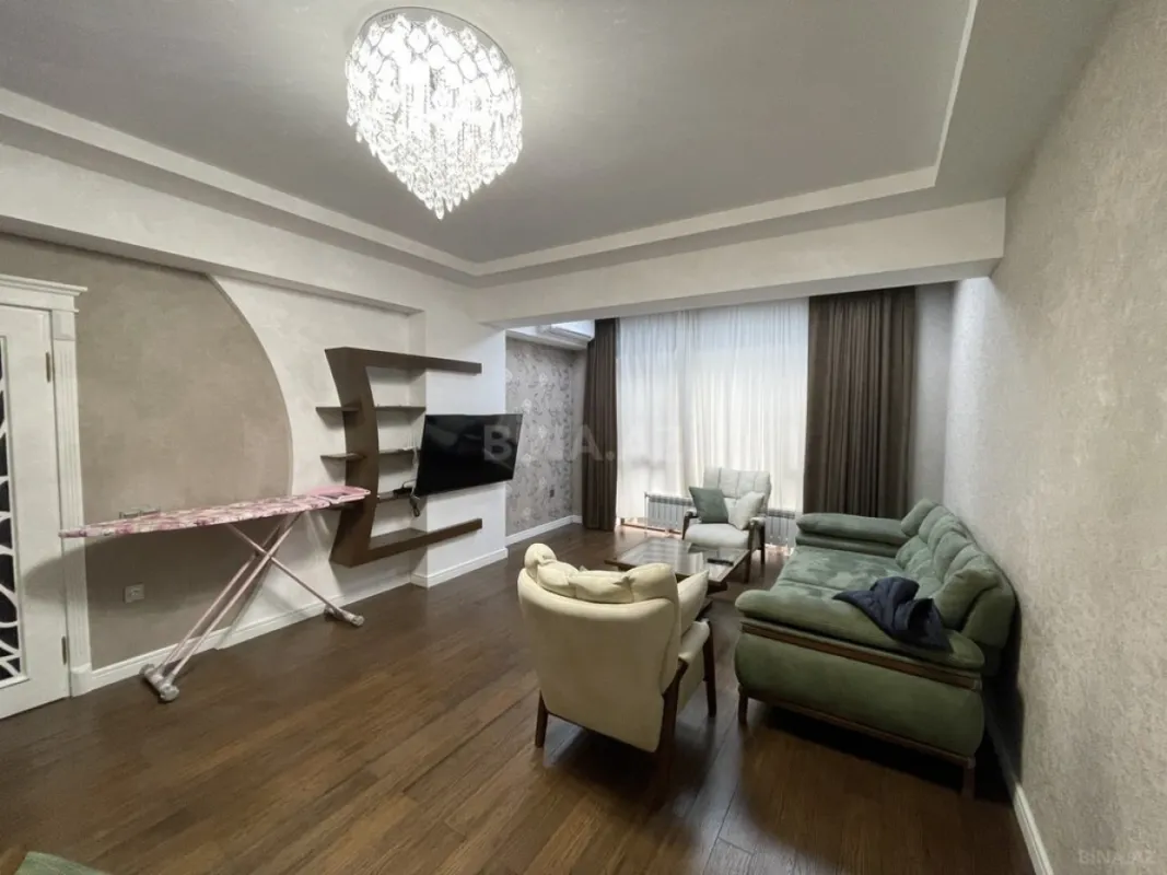 Kirayə verilir 2 otaqlı mənzil 100 m²