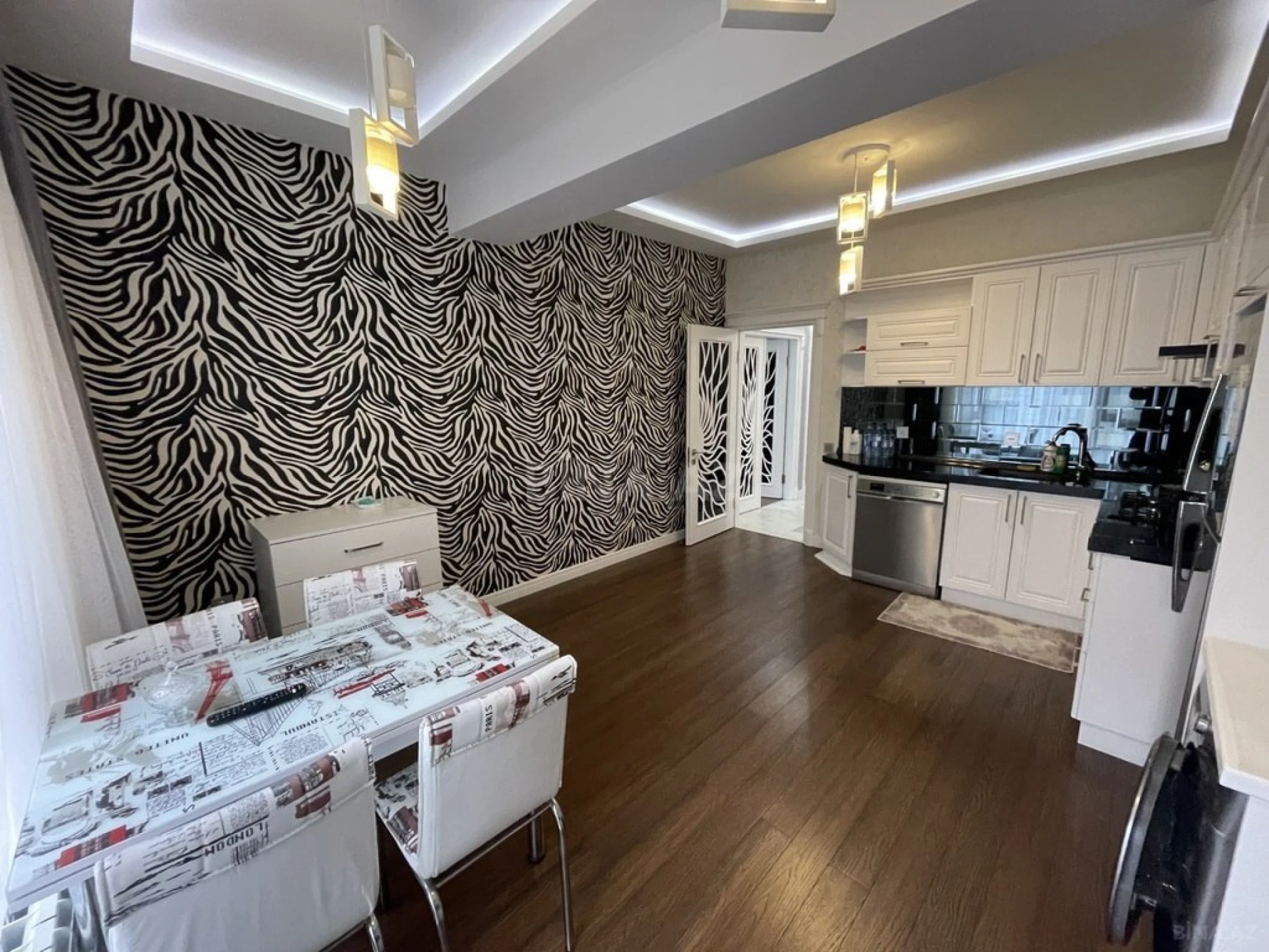 Kirayə verilir 2 otaqlı mənzil 100 m²