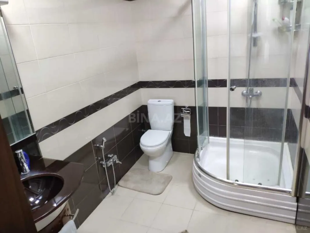 Kirayə verilir 4 otaqlı mənzil 220 m²