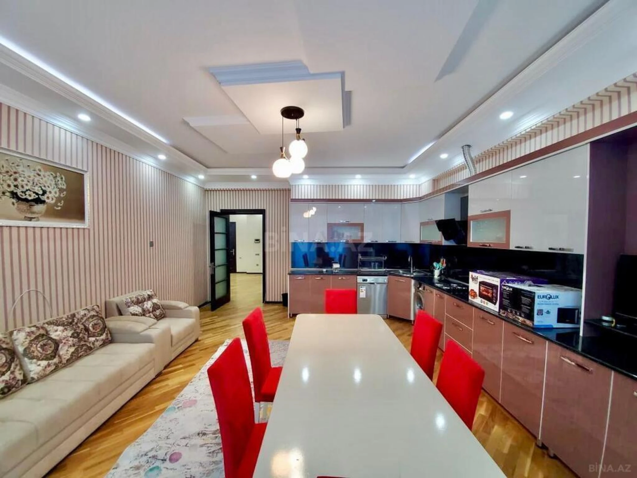 Kirayə verilir 4 otaqlı mənzil 220 m²