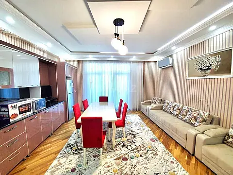 Kirayə verilir 4 otaqlı mənzil 220 m²